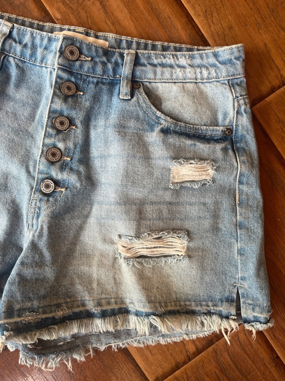 KanCan Light Blue Distressed Button-Front Denim Shorts - Size Large - Picture 4 of 7